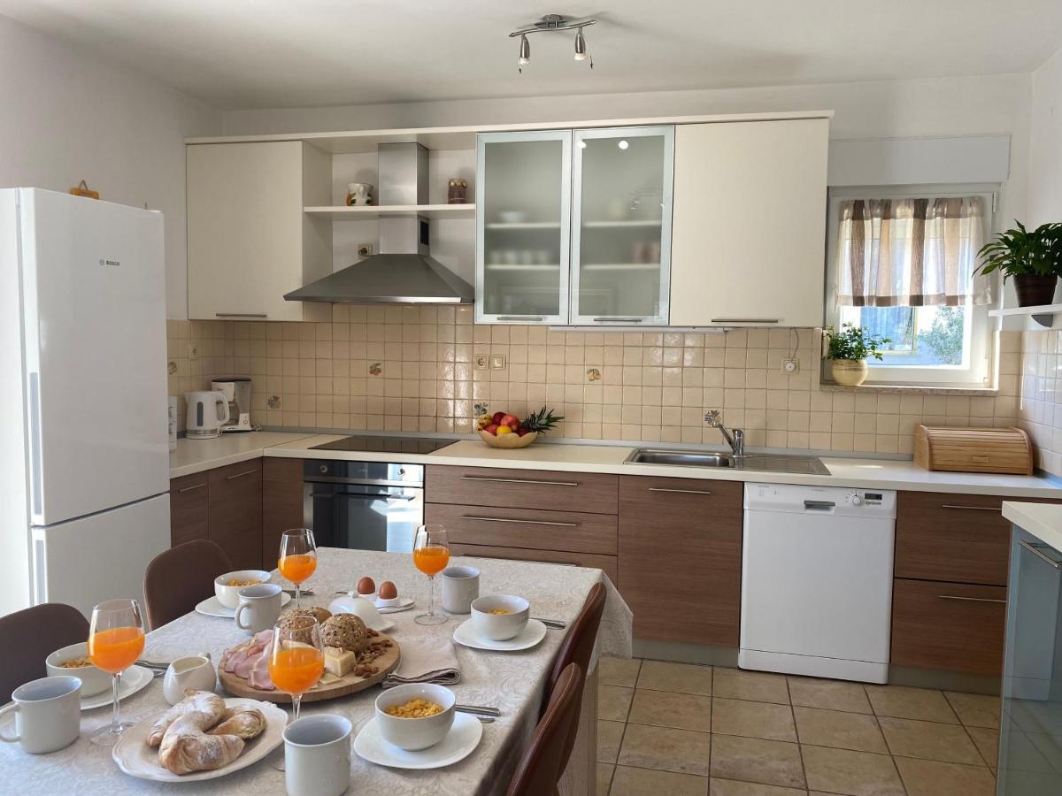 Apartments Poljak Supetarska Draga Buitenkant foto