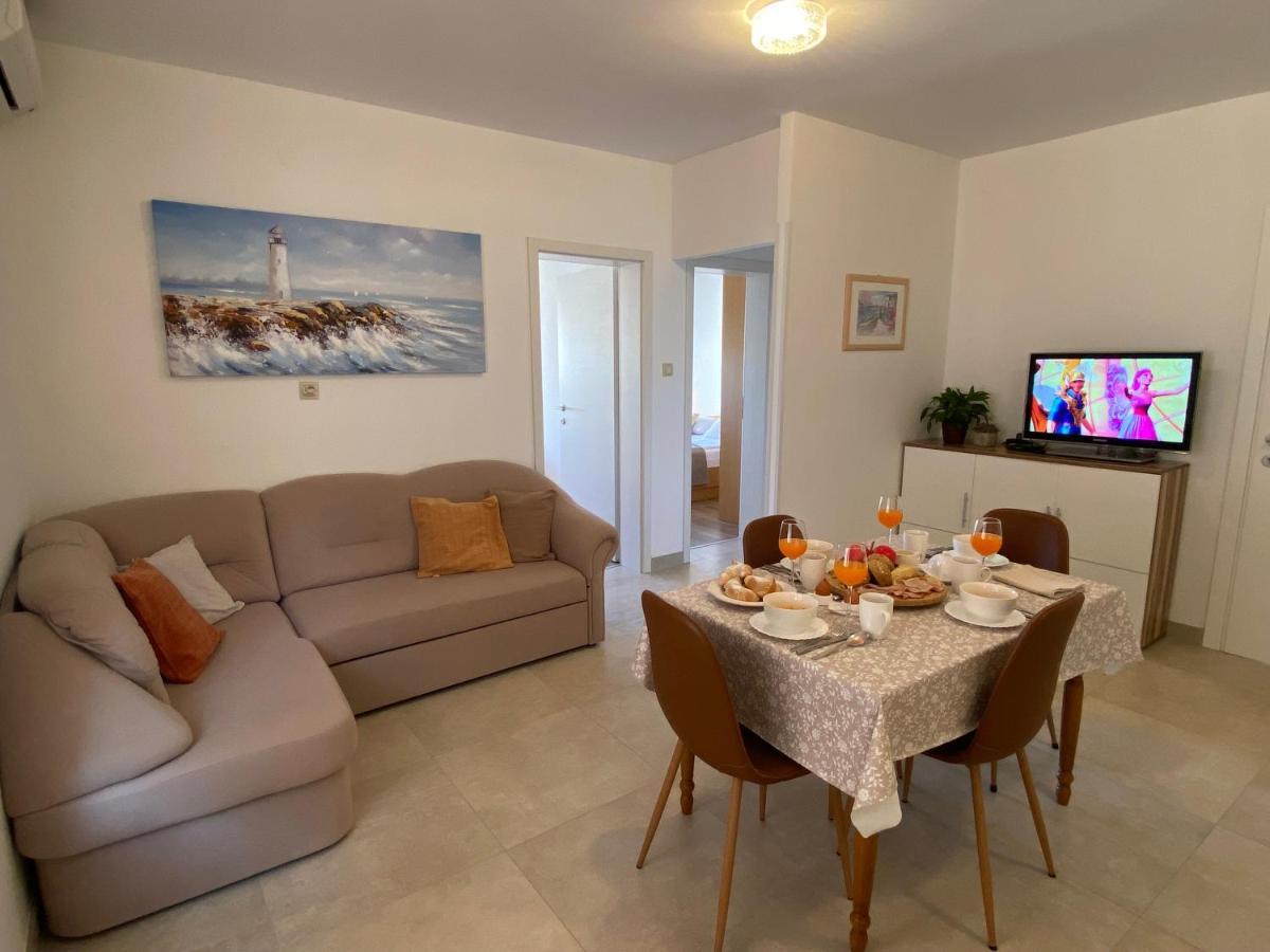 Apartments Poljak Supetarska Draga Buitenkant foto